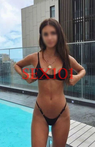 פלסטיק הוא שאפתן, רוצה מאהב
