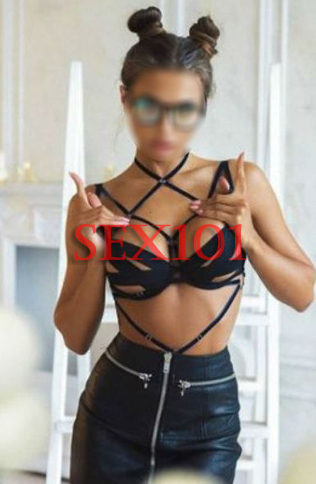 סקסי, מחפש חברים, יש לו פרצוף סקסי