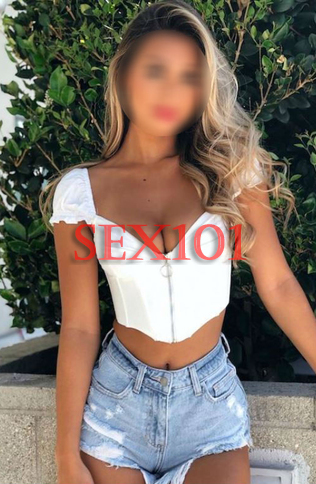 המודל, ביישן, מחפש מאהב