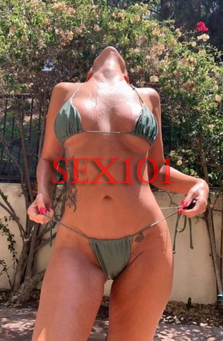 המודל, ביישן, מחפש מאהב