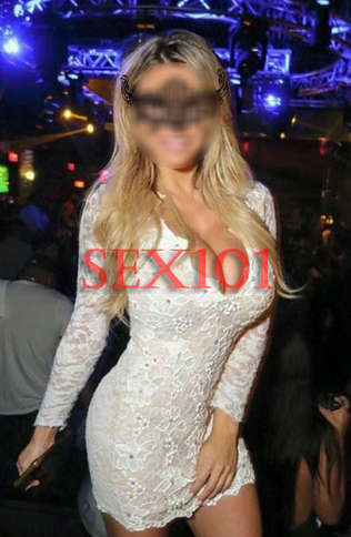 מפתה ומאוד מרגיזים, יש חיוך יפה וקול