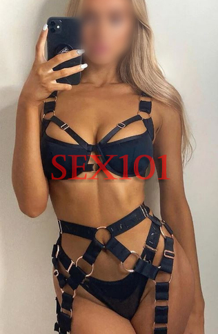 חמה ומיידית, בחורה, ליווי