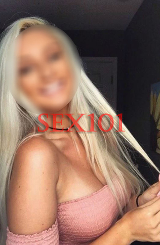 מפתה ומעורר השראה, יש לה חזה יפה