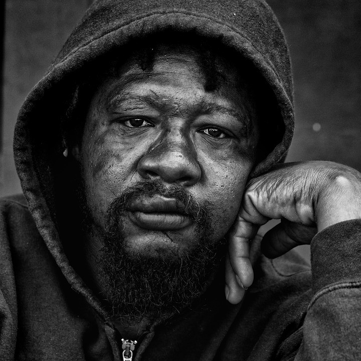 מיילי סיירוס נותנת טיפים מפתיעים לגבי היכרות זוגית